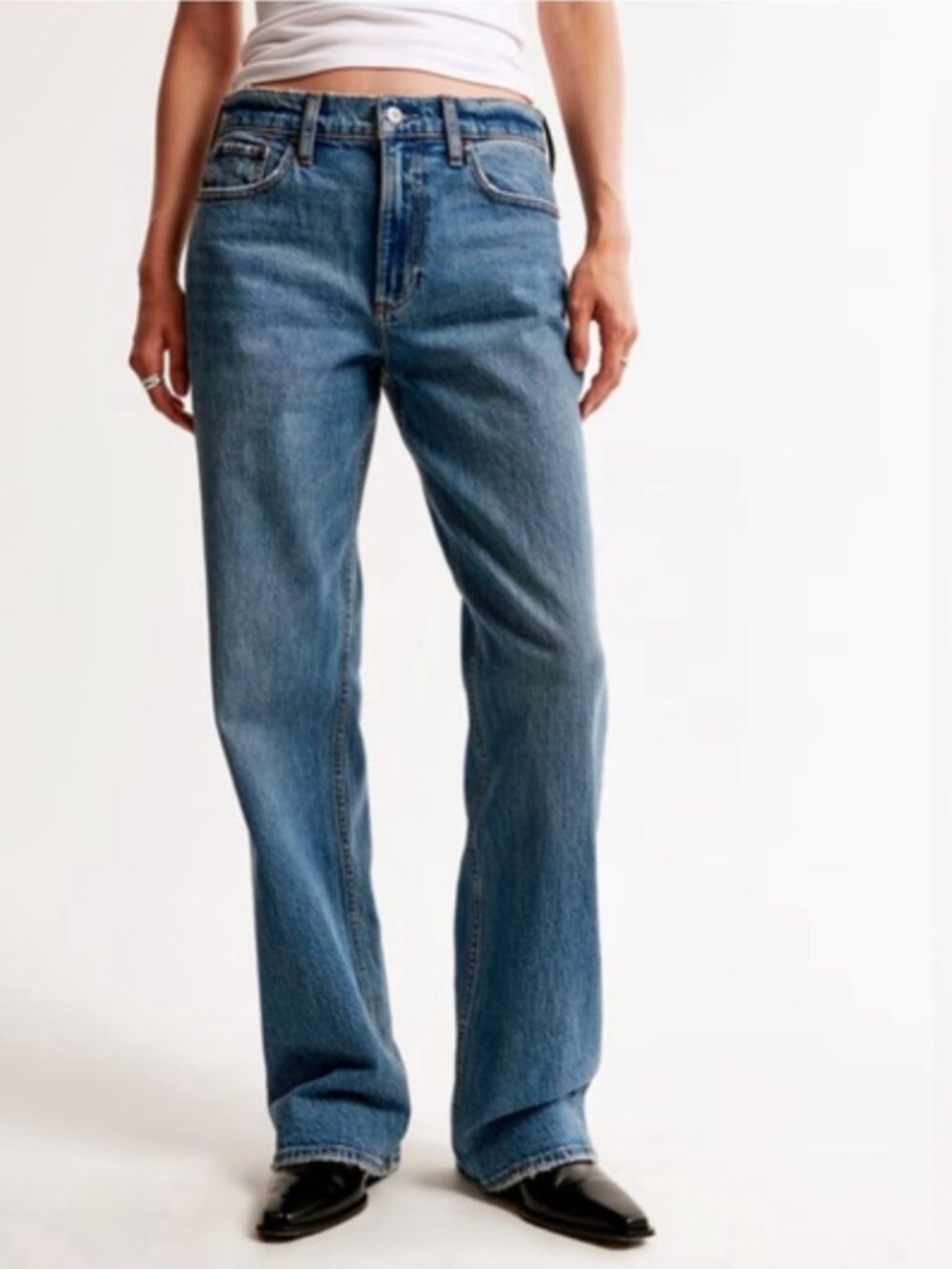 Abercrombie Low Rise Baggy Jean in Medium wash